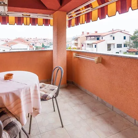 Apartment Aldo Pula