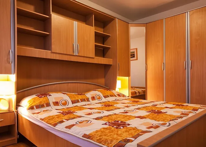 阿尔多公寓 公寓 *